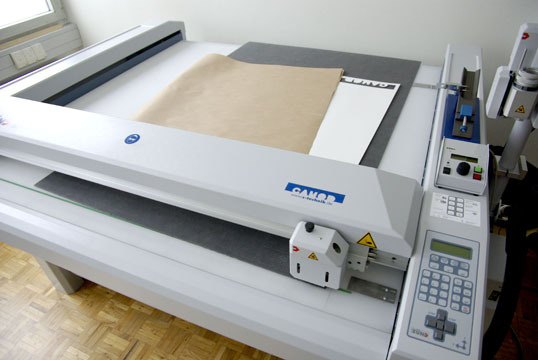 Zuend Schneidplotter